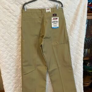 NEW Dickies relaxed fit dress pants khaki pleated with tags size 34 X 34